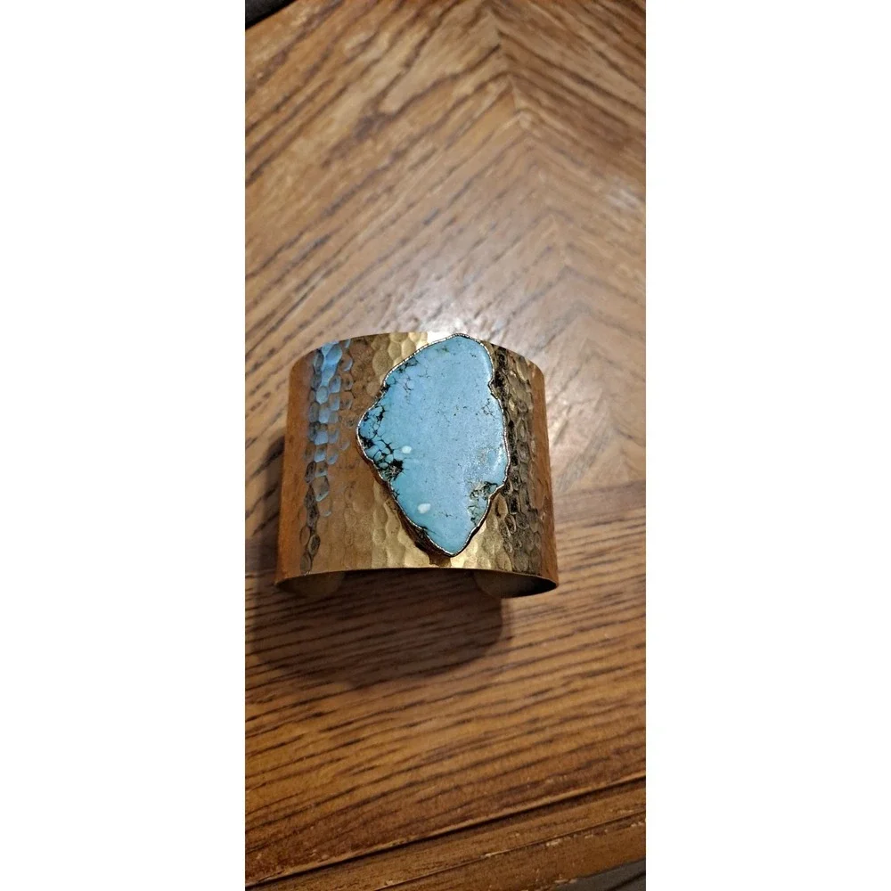 HAMMERED CUFF BRACELET WITH LARGE‎ POLISHED TURQUOISE AGATE SLAB